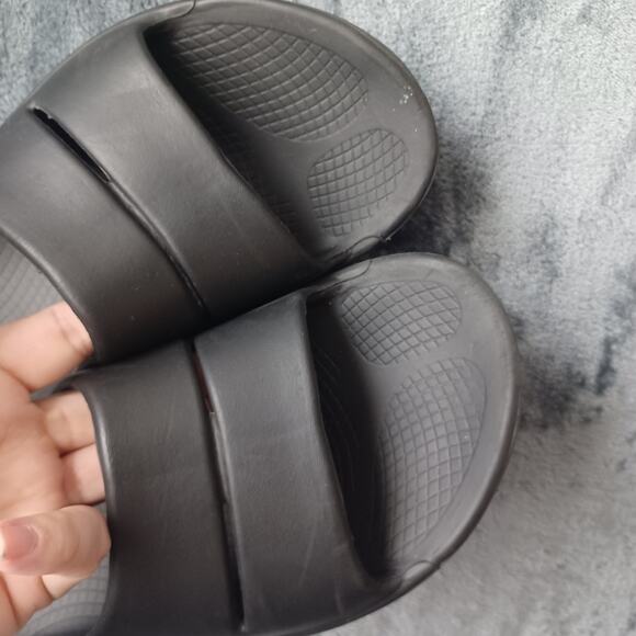 OOFOS Men's/ Women's OOAHH Slide Sandal- Black Mens 7 Womens 9 EU 40 - Picture 7 of 7